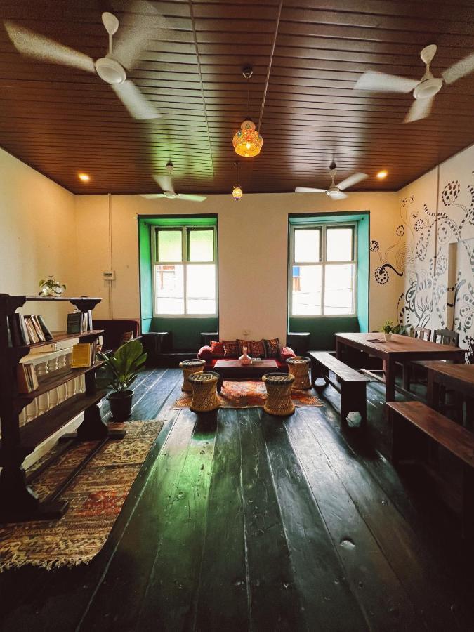 Bunk House Fort Kochi ภายนอก รูปภาพ