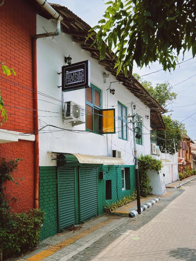 Bunk House Fort Kochi ภายนอก รูปภาพ