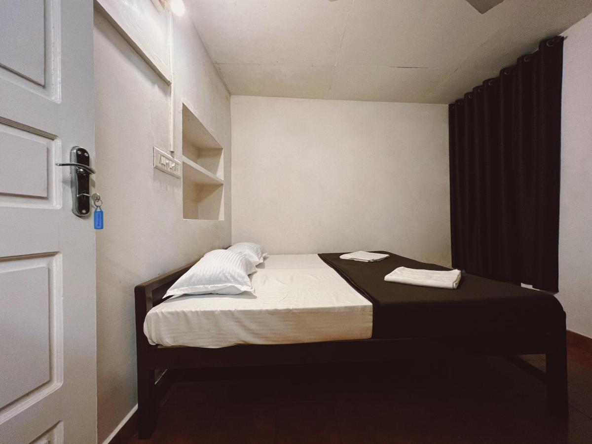 Bunk House Fort Kochi ภายนอก รูปภาพ
